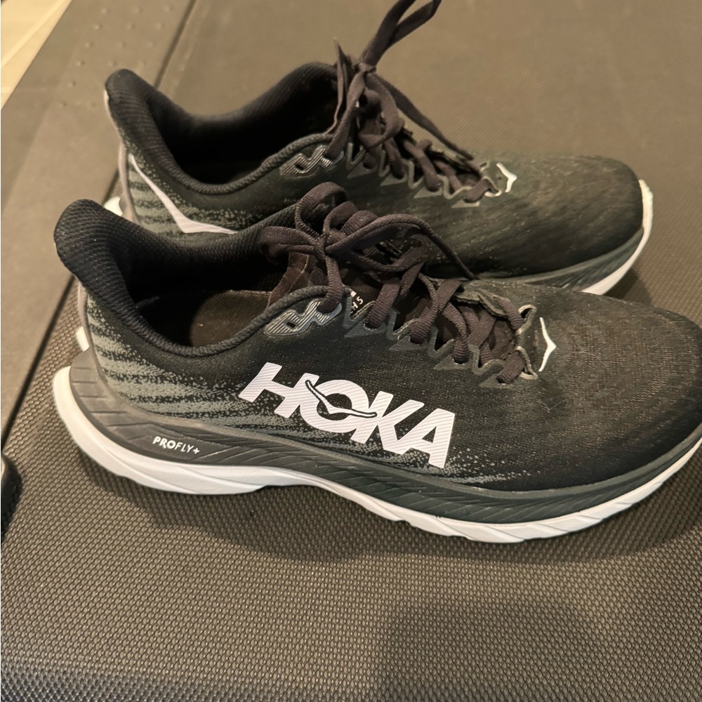 Hoka Mach tennis shoes - Picture 2 of 6